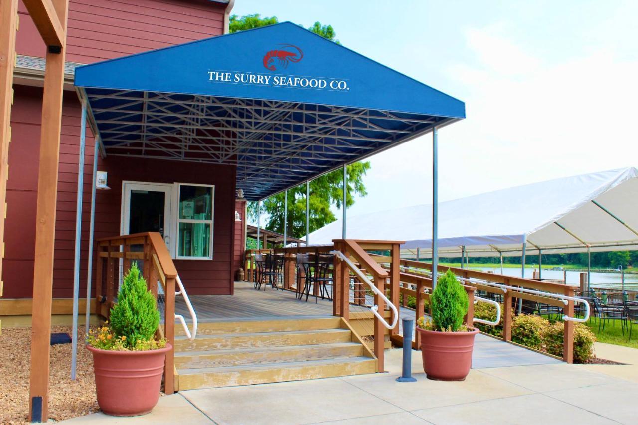 Seafood Company Hotel Surry